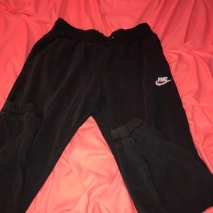 black nike joggers.